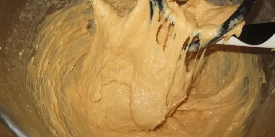 Preparación de masa para los picarones