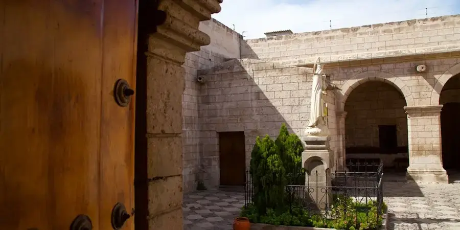 Museo de Arte Virreinal de Santa Teresa